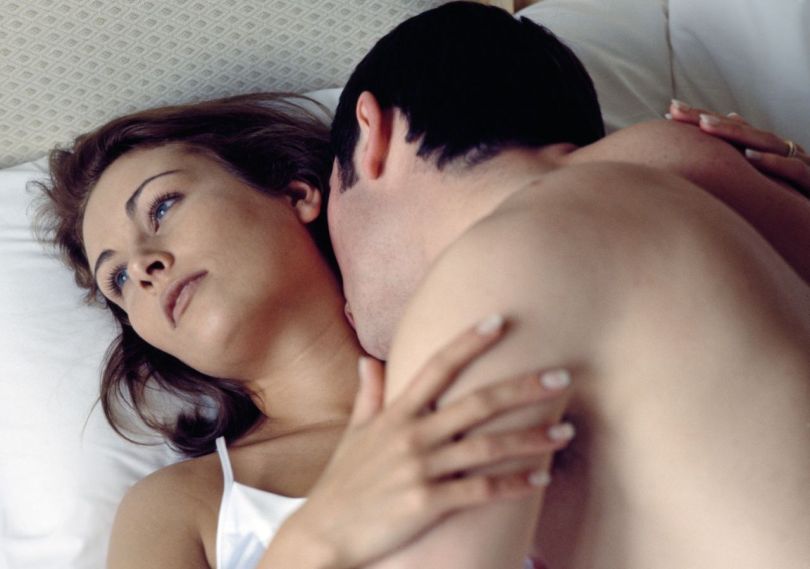 Как сказать партнеру правду о том, что имитировала оргазм?