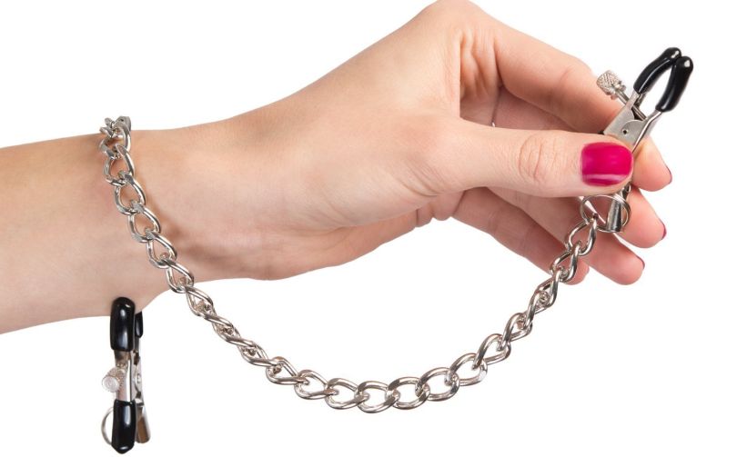 Какие аксессуары стоит приобрести одновременно с секс-игрушкой