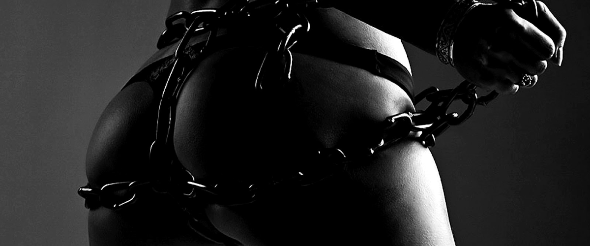 Какие аксессуары обычно используются в БДСМ?