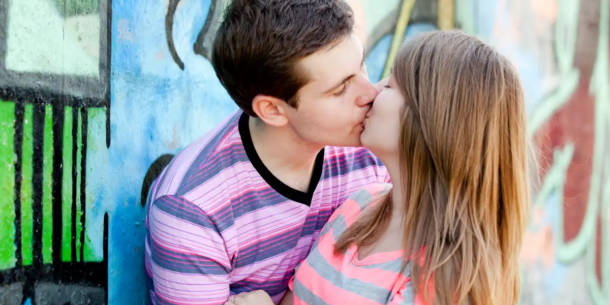 С какого возраста можно заниматься сексом?