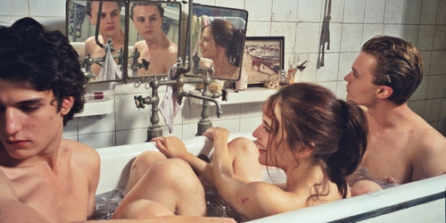 Секс втроем: третий лишний?