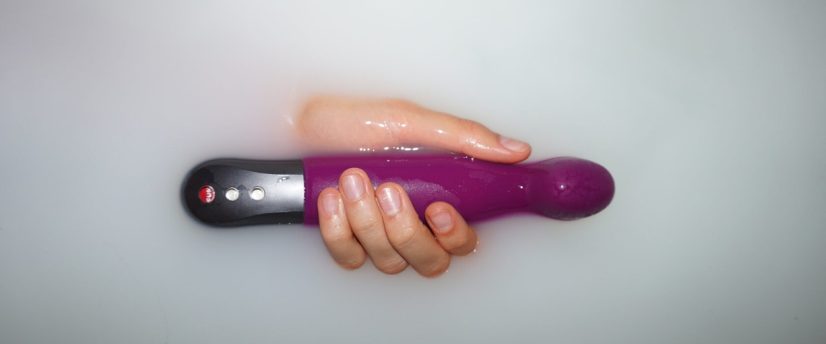 Уход за секс-игрушками. Что нужно знать?