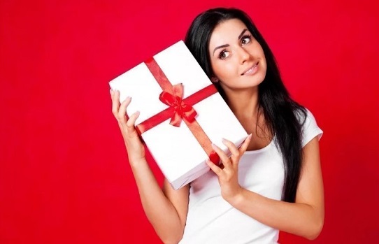 Что подарить ей на 8 марта? 10 небанальных подарков из секс-шопа 