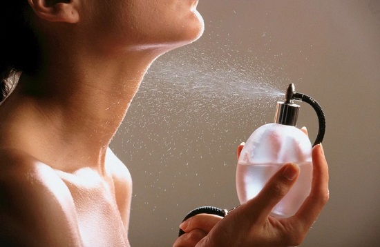 Работают ли духи с феромонами?