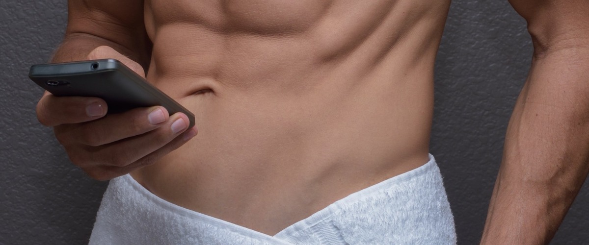 Дикпики: зачем мужчины присылают фотографии своего пениса