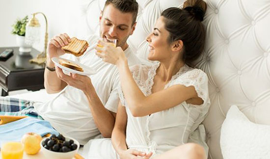 Как разнообразить интимную жизнь? Поможет любовь и 5 идей для экстравагантного секса