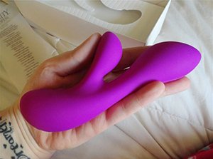 Обзор вибратора со стимулятором клитора Silver Swan: двойное удовольствие!