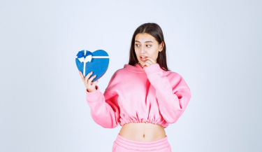 Что подарить на Новый год любимой? 8 лучших новогодних подарков из секс-шопа для неё