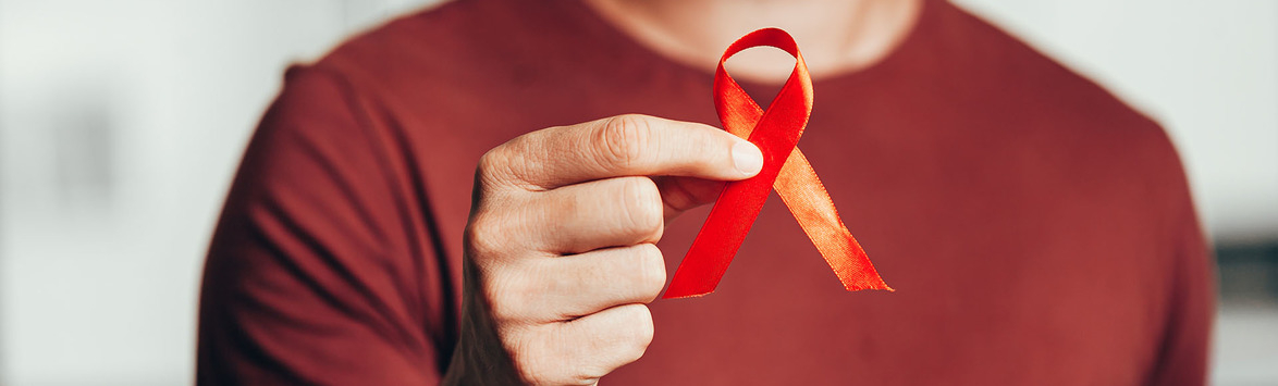 Жизнь в семье с ВИЧ — инфицированным партнёром. Что нужно знать
