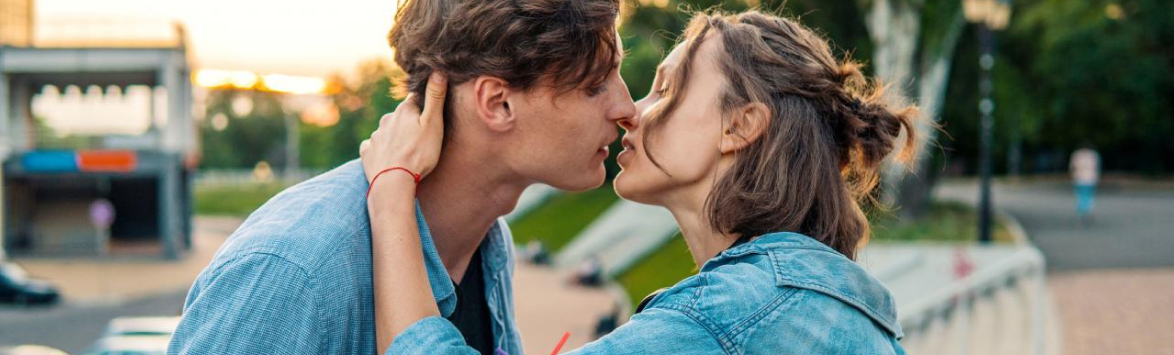 С какого возраста можно заниматься сексом?