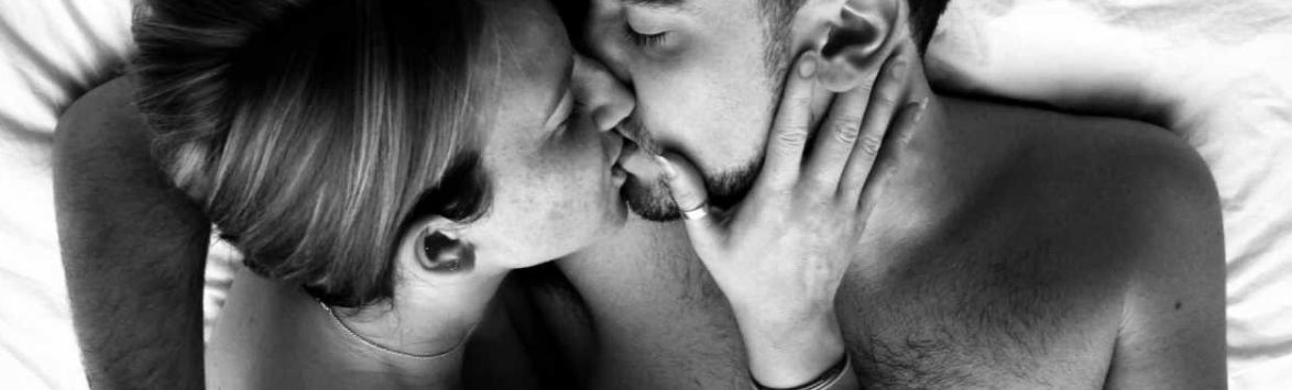 Ищешь новую эрогенную зону у любимого? Научись ласкать мужские соски!