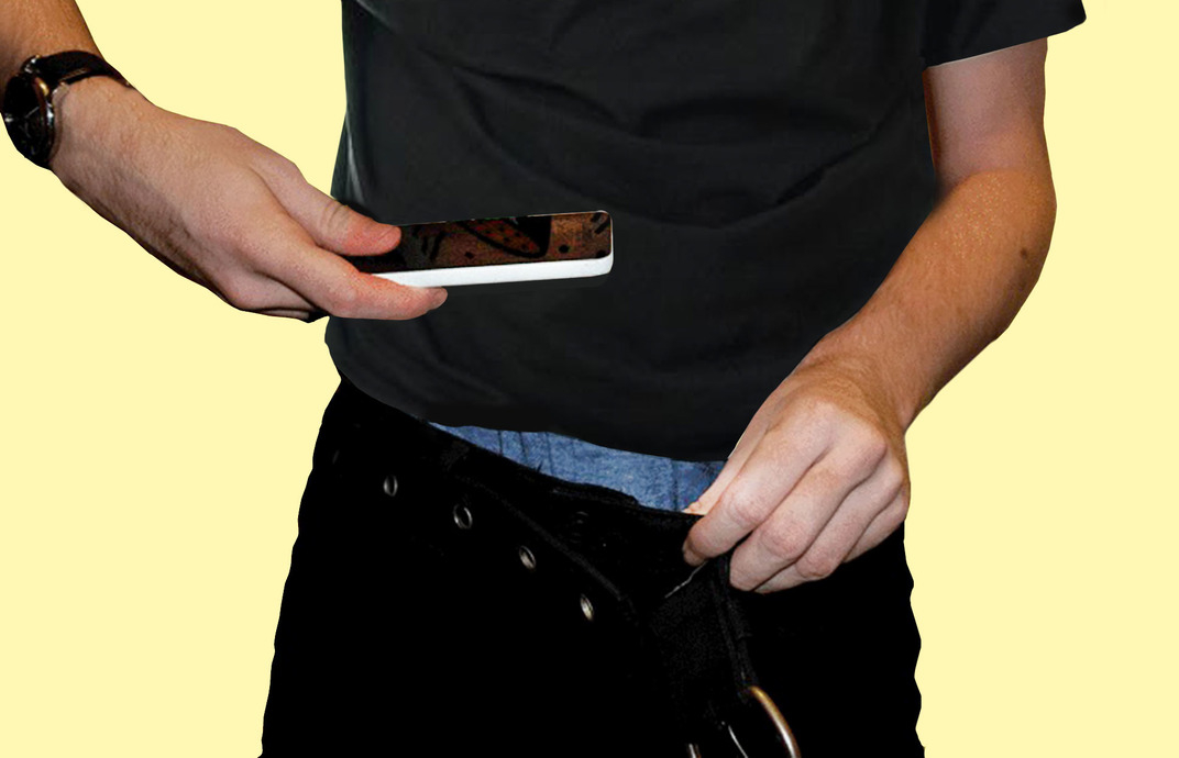 Дикпики: зачем мужчины присылают фотографии своего пениса