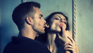 Как затащить скромную девушку в постель? 7 советов от настоящих мачо