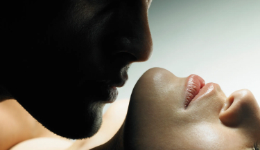 Дыши мной или какие запахи возбуждают мужчин?