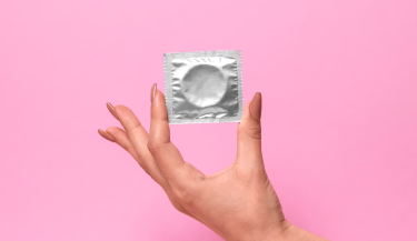 Покупаем презервативы: руководство для девушек