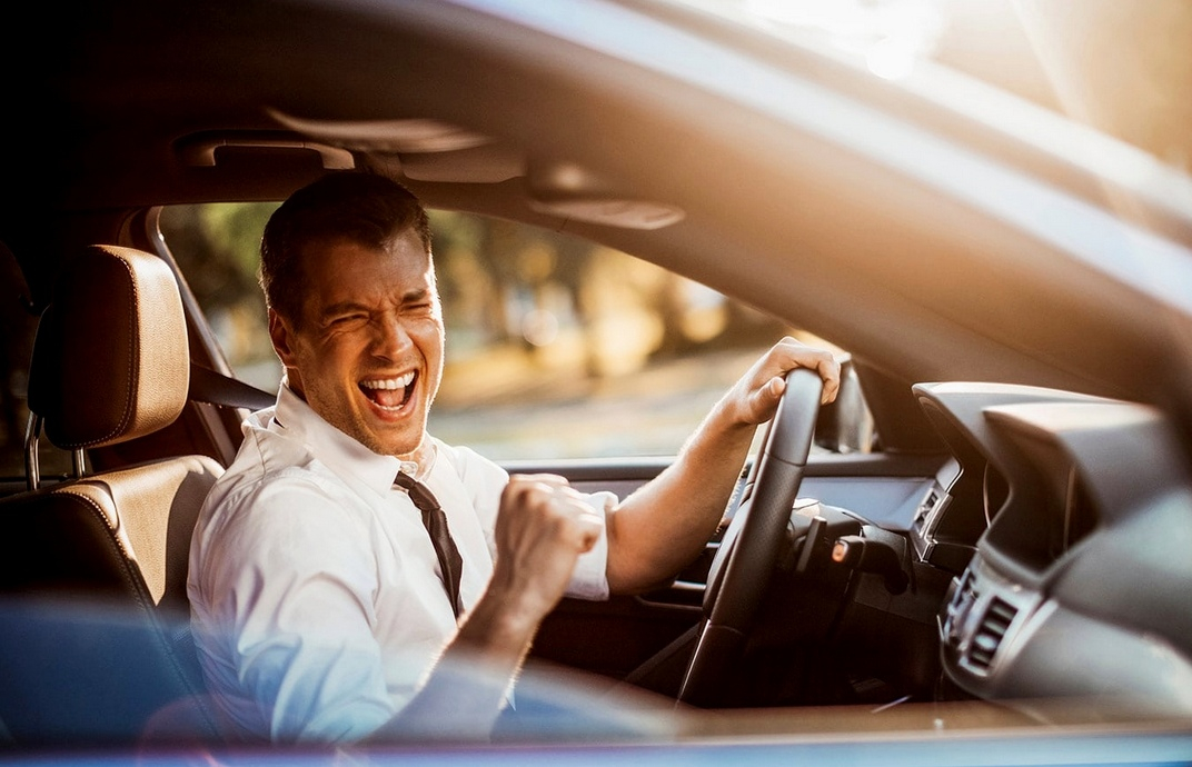 Опасный экстрим: минет в машине на ходу