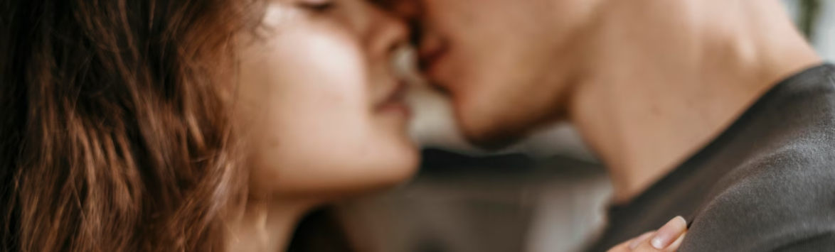 Учимся целоваться по-разному. Виды поцелуев в губы и правила идеального поцелуя 