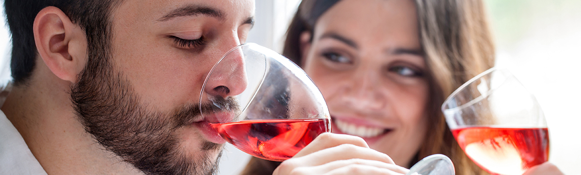 Алкоголь и секс: что лучше выпить на свидании?