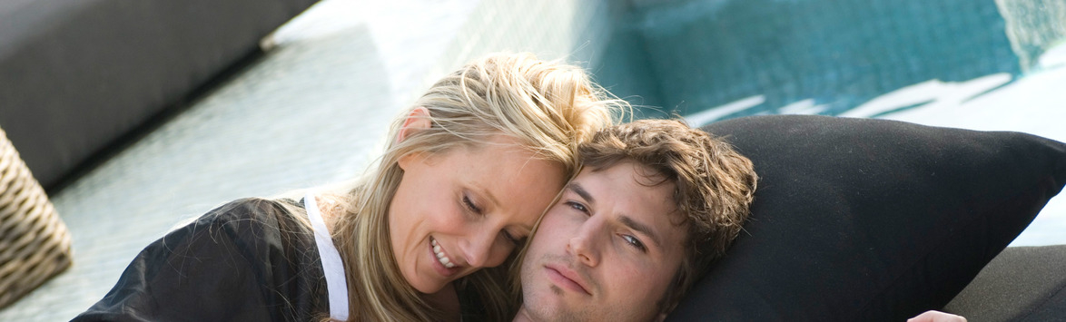 Преимущества зрелости. Почему некоторые мужчины выбирают женщин постарше