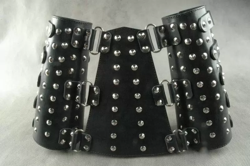 Наручья подшитые