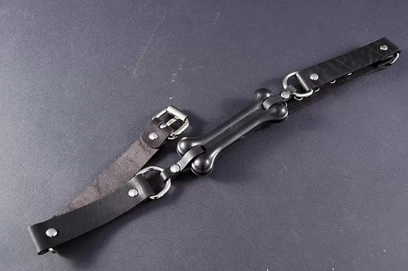 Трензель «Боун» черного цвета