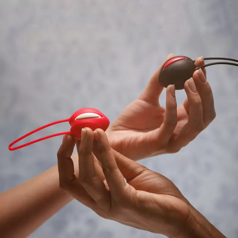 Вагинальный шарик со смещенным центром тяжести Fun Factory Smartball Uno, диаметр 3,6 см, черный