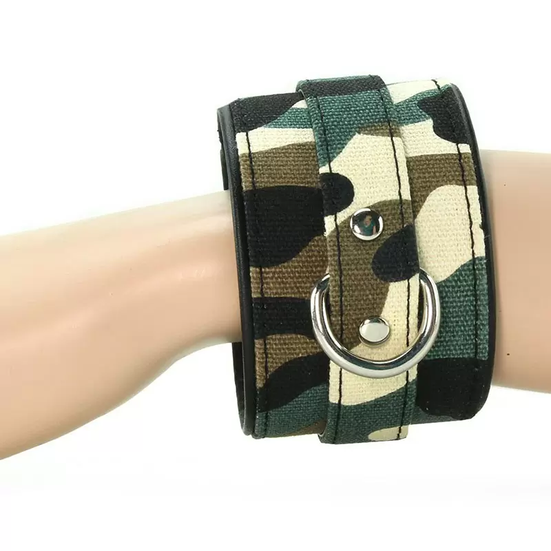 Наручники Kinky Camo Wrist Cuffs
