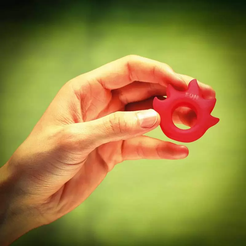 Эрекционное кольцо Fun Factory Flame со стимулятором клитора, диаметр 1,9 см, красный