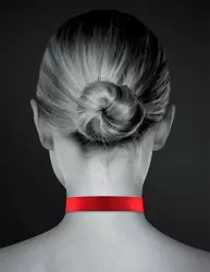 Элегантный чокер Concorde COLLIER PENDENTIF COEUR ROUGE, с металлическим замочком в виде сердца, 34 см, красный