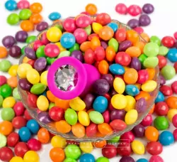 Яркая маленькая анальная пробка 021 Deep Rose S Diamond с кристаллом – розовый с прозрачным