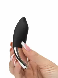 Компактный стимулятор клитора Fifty Shades of Grey, 8,9 см, с пультом Д/У, черный