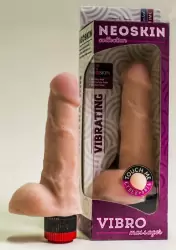 Вибрирующий дилдо с мошонкой NeoSkin 17 x 4,2 см – телесный