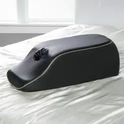 Подушка Liberator Retail Fleshlight On a mission с отверстием под мастурбатор - черный