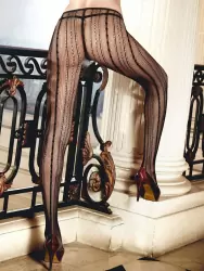 Черные сетчатые колготки с узором в полосочку Deeper in Hell