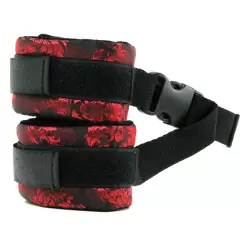 Оковы для ног Scandal Control Cuffs, атласные, 35,5 см, черный с красным 
