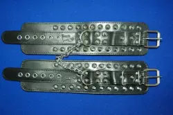 Наручники с цепочкой Sinful