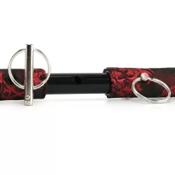 Металлический стержень с креплениями для бондажа Scandal Spreader Bar в атласе