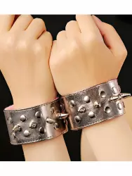 Напульсники Sitabella с шипами – бронзовый