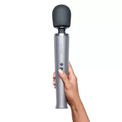 Мультифункциональный перезаряжаемый массажер le Wand - серебристый