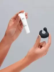 Набор YESforLOV LOVfinger: стимулятор клитора, 11 режимов, 4 см + смазка