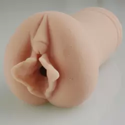 Небольшой мастурбатор вагина Yuki – телесный