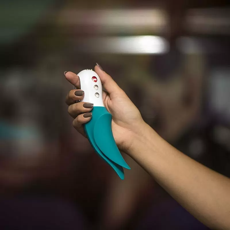 Универсальный вибратор Fun Factory Volta со стимулирующими лепестками, 12 режимов, с функцией блокировки, бирюзовый