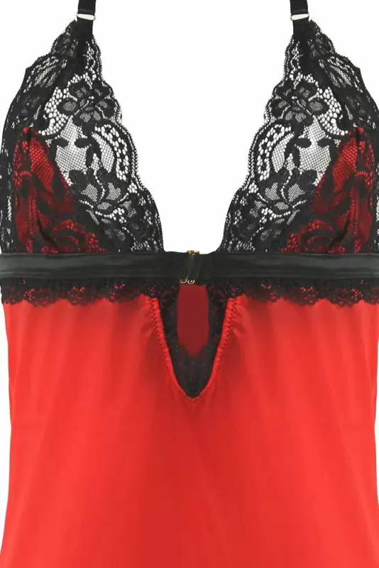 Красная сорочка с элементами из черного кружева и трусики Baci White Label – Queen Size