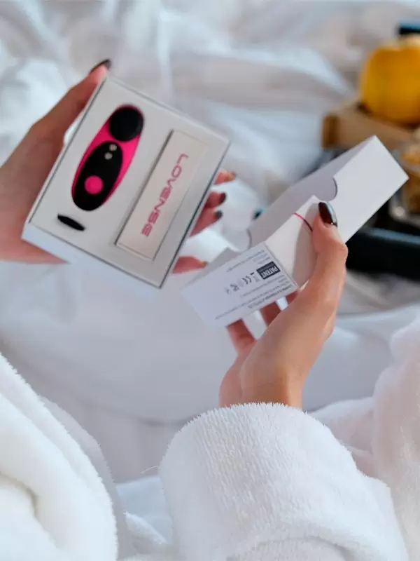 Носимый стимулятор клитора LOVENSE Ferri, управление через приложение, 7,4 см, 10 режимов, силикон, розовый с черным