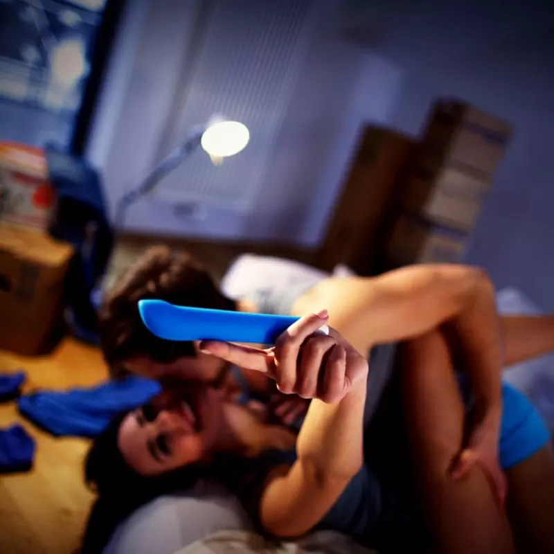 Элегантный вибратор Fun Factory Joupie, с загнутым кончиком, 18,2 см, голубой