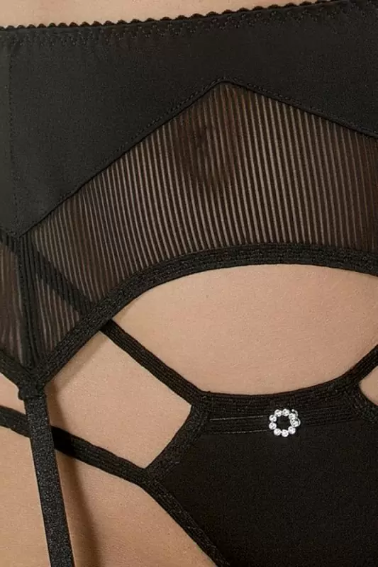 Соблазнительный комплект Casmir Sissey: бюстгальтер, пояс для чулок и трусики – черный, S/M