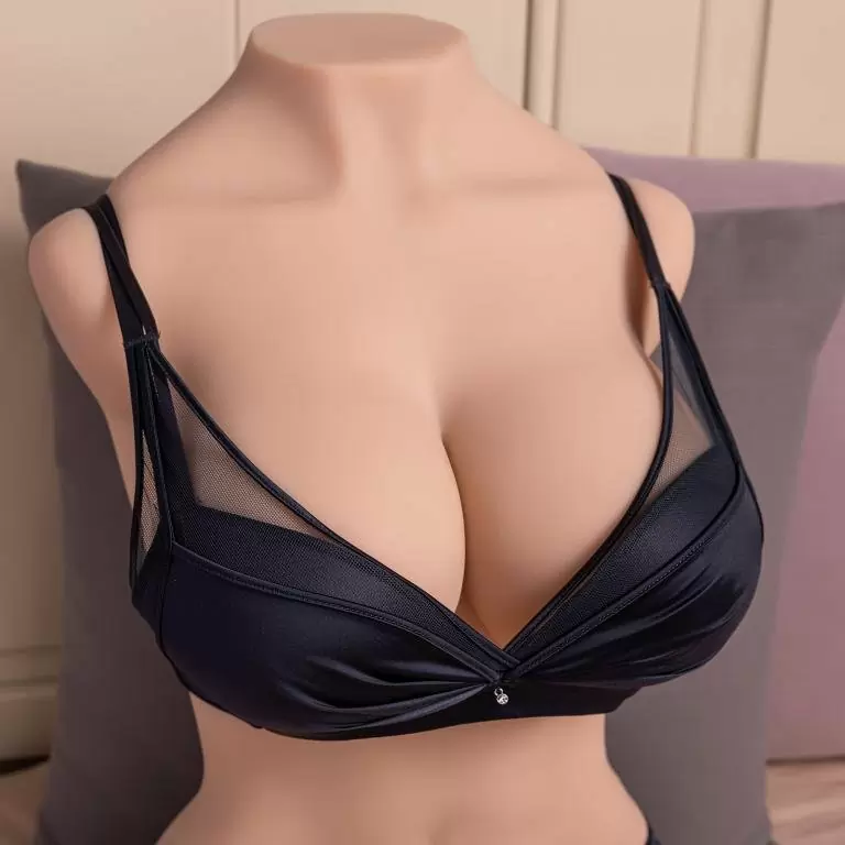 Секс-кукла Эрика в виде торса с функцией пенетрации