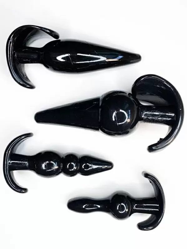 Набор анальных пробок для новичков Onyx bliss OnOna, с анатомическим контуром, 4 размера, черный