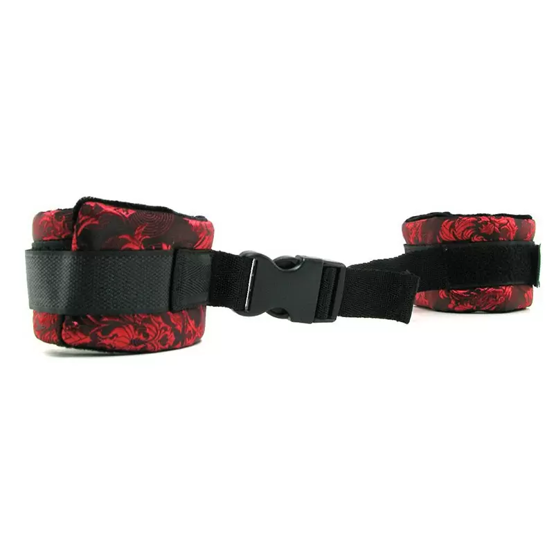 Оковы для ног Scandal Control Cuffs, атласные, черный с красным 