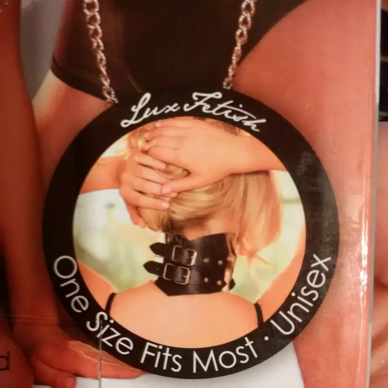 Широкий кожаный ошейник с декором и кольцом для поводка Leather Posture Collar – черный